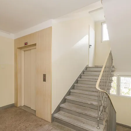 Shortstaypoland Dickensa Varsovie